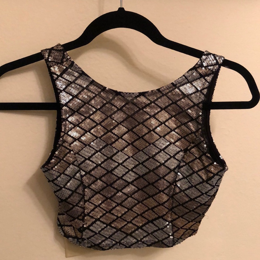 Shiny crop top